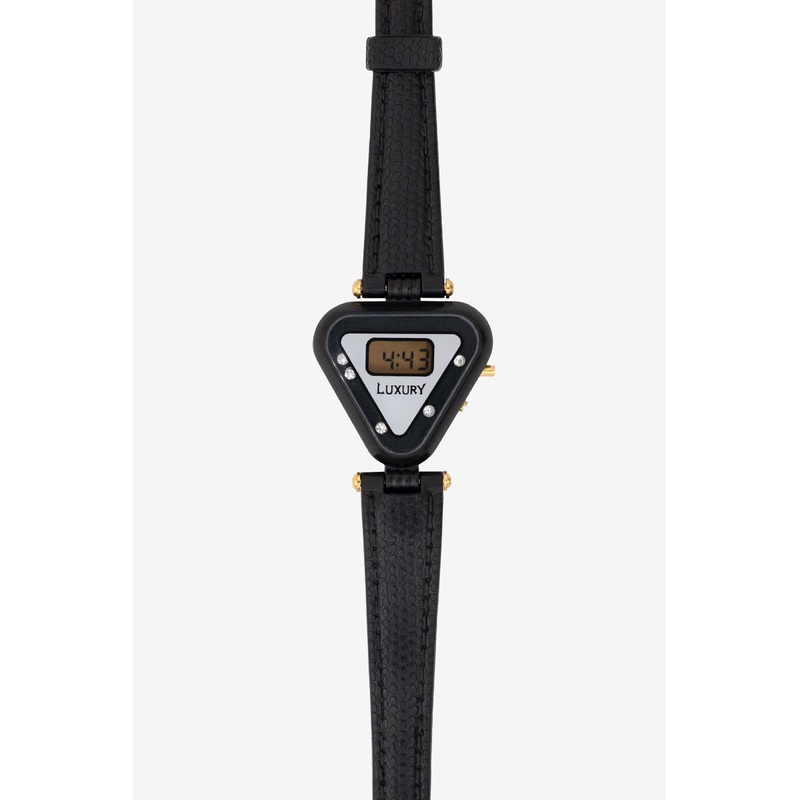 WCHRTRIA – Triangle Watch