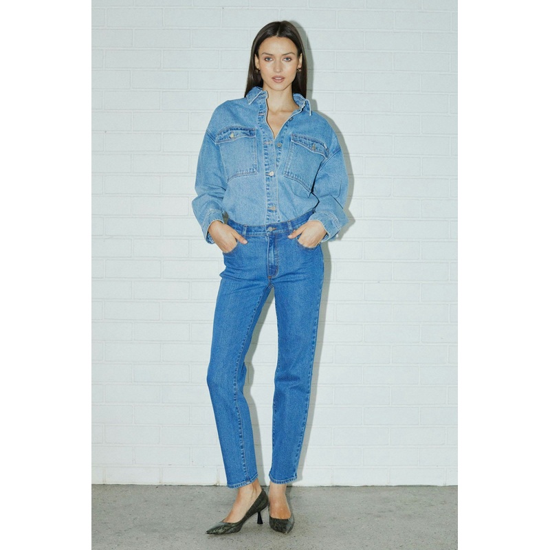 95 Stovepipe Liliana Blue Slim Mid Rise Denim Jean