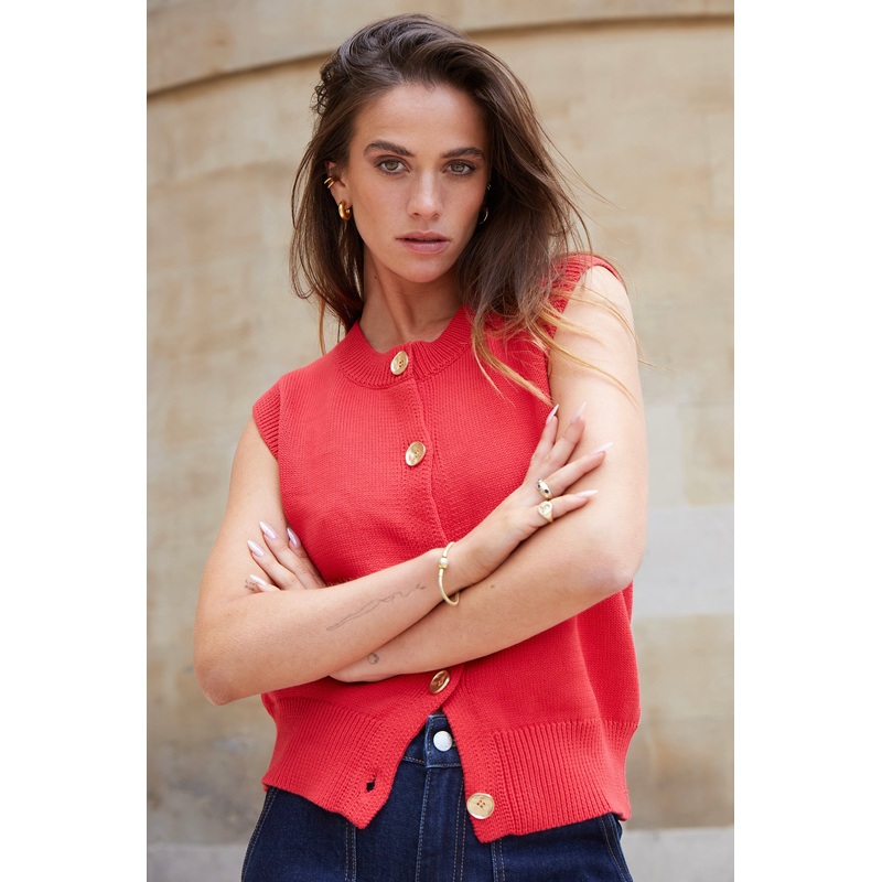 Trait Cherry Crewneck Knitted Vest Top