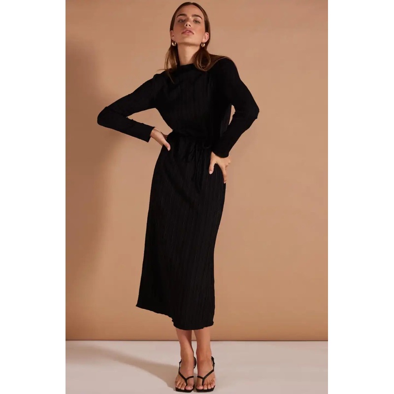 Carmon Black LS Maxi Dress