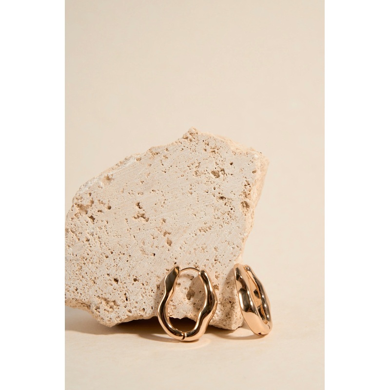 Oval Wavy EOL Chunky Gold Hoop Earrings