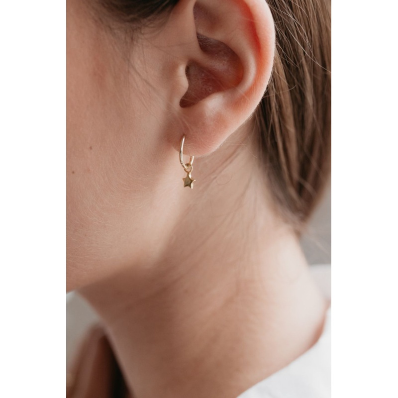 Twinkle Star Sleeper Earrings Gold