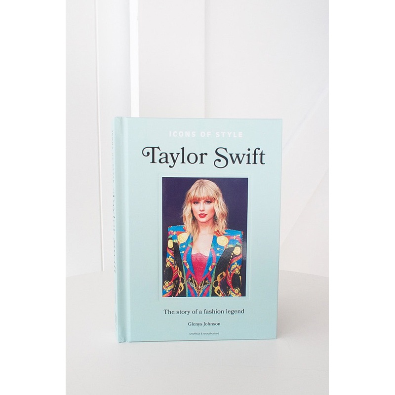 Icons of Style: Taylor Swift