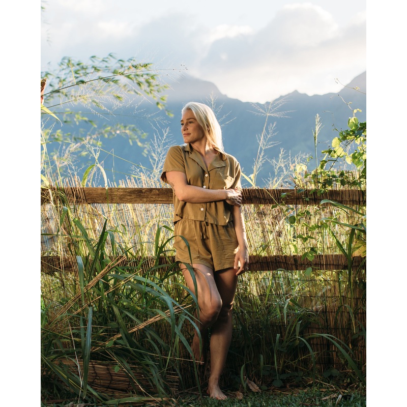 Easy Breezy Elastic Waist Shorts – Sand