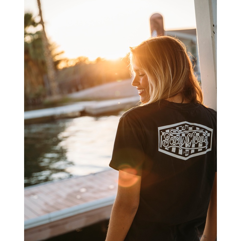 Hermosa Badge Short-Sleeved T-Shirt – Black