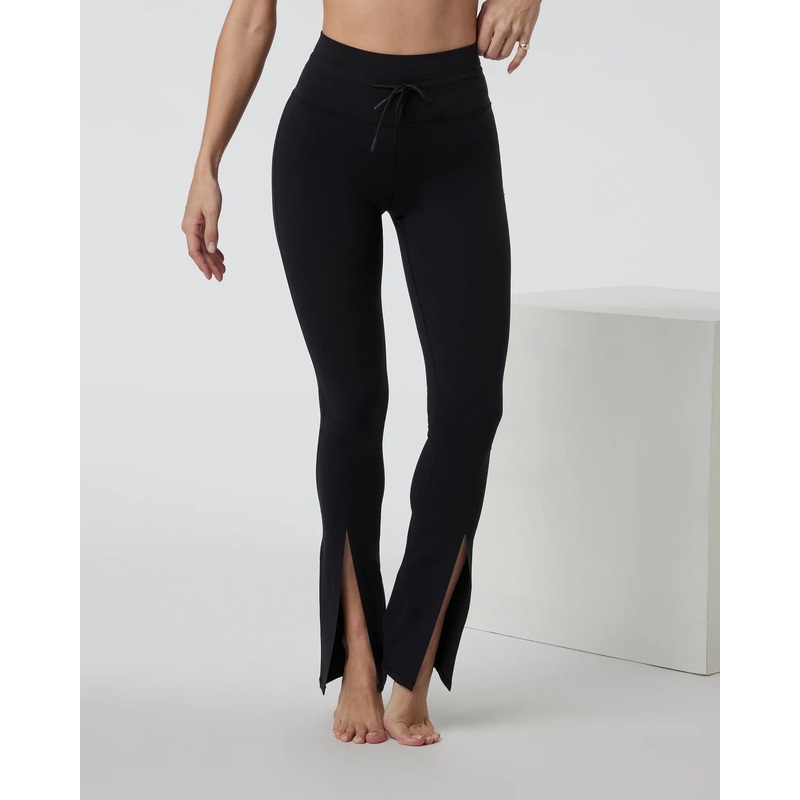 Vuori Daily Split Flare – Women’s