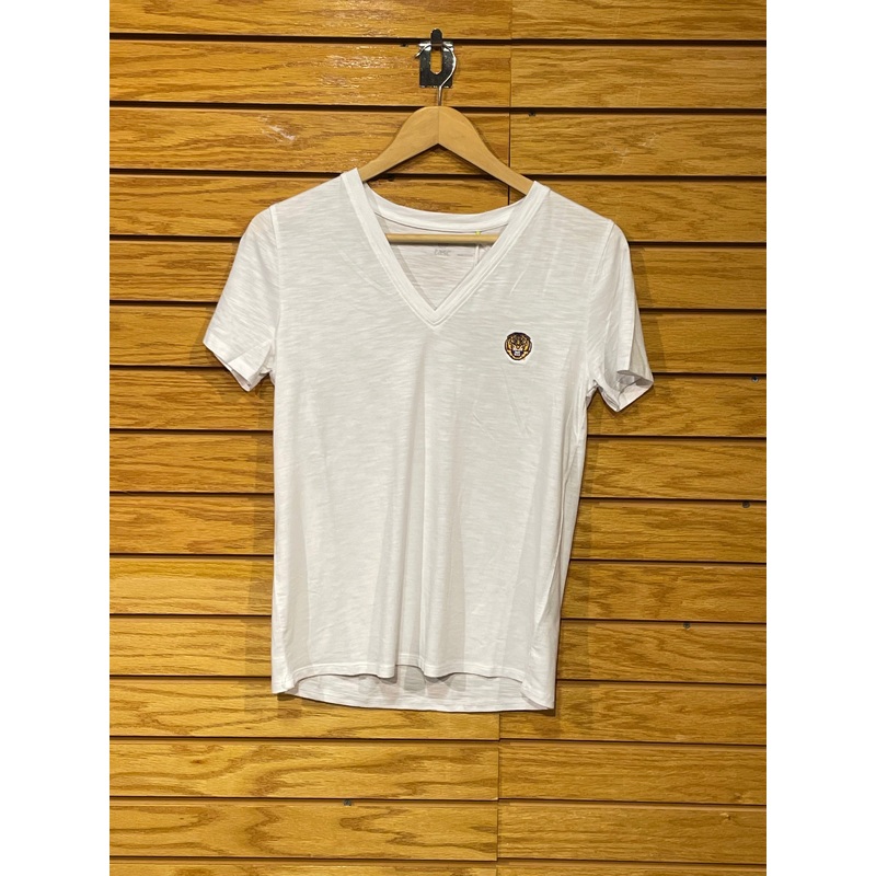 Tasc All Day V-Neck T-Shirt LSU – Women’s