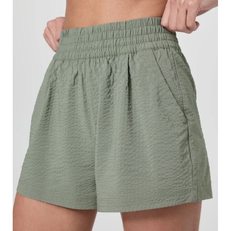 Vuori Women’s Villa Textured Short in Laurel