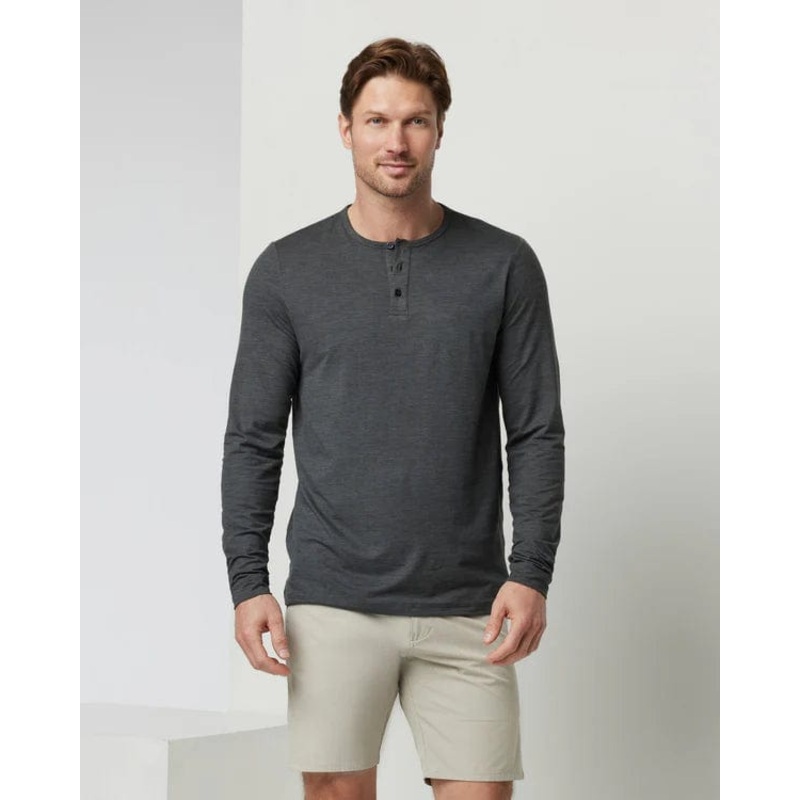Vuori Long-Sleeve Ease Performance Henley – Men’s